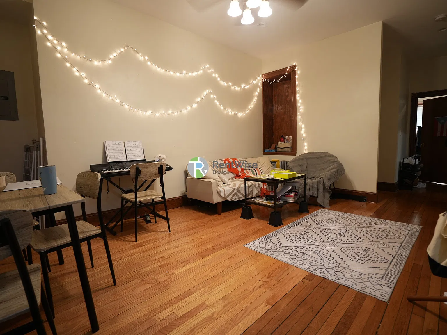 3 bed, 2.0 bath, $3,700 — Photo 3