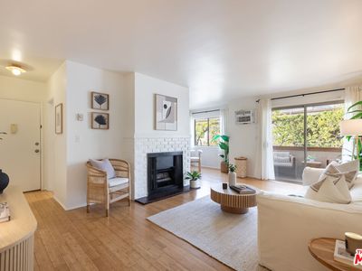 12030 Rochester Ave APT 209, Los Angeles, CA, 90025
