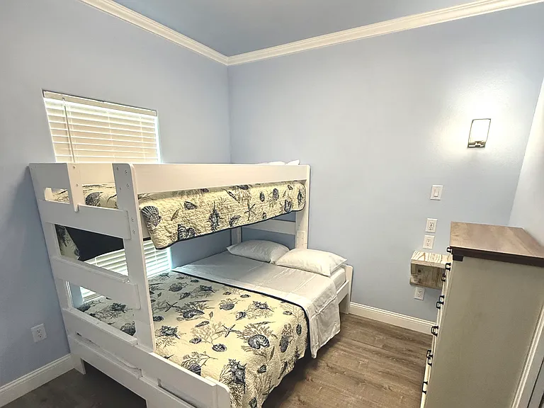 224 W Oaks Ave #B — Photo 9