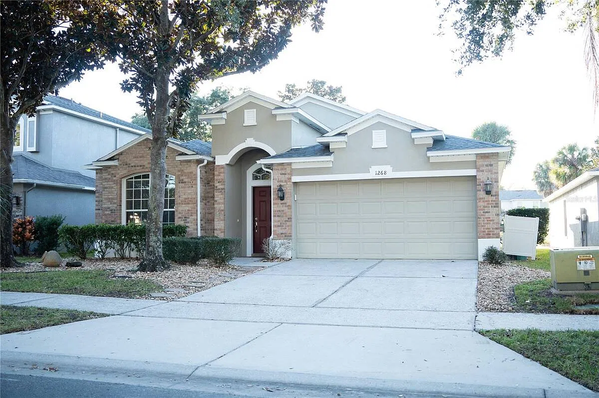 4 bed, 2.0 bath, 2197 sqft, $3,300 — Photo 1