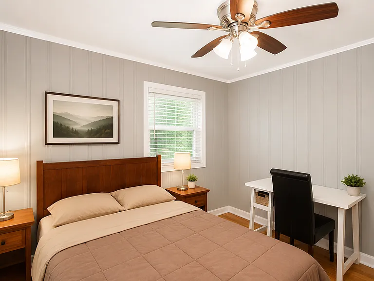 1272 Woodland Ave NE — Photo 12