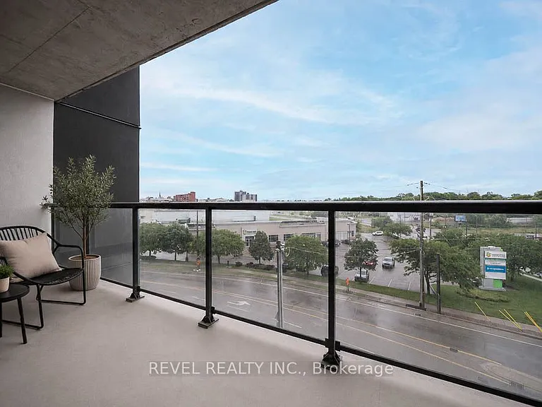 33 Erie Ave #406 — Photo 16