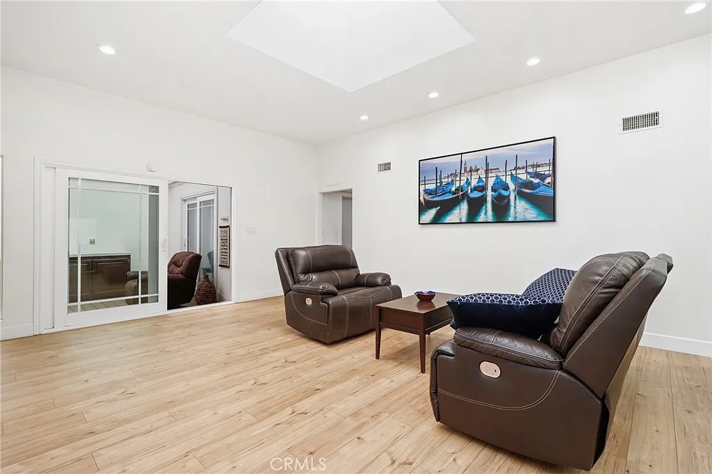 3 bed, 1494 sqft, $5,500 — Photo 3