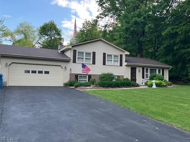 709 Meadowland Dr photo 1