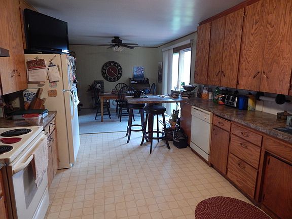 Kitchen, all appliances stay