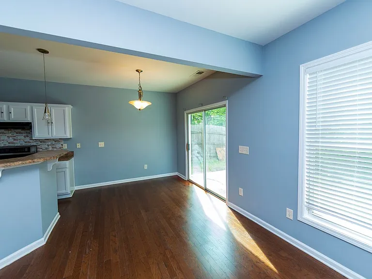 5815 Weddington Dr — Photo 3