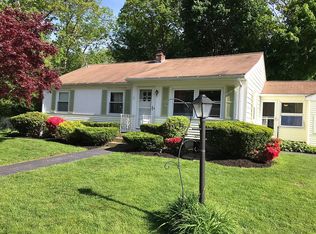 6 Gary St, Warwick, RI 02888