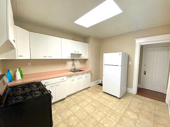 4th image of 3458 Cheviot Ave #A