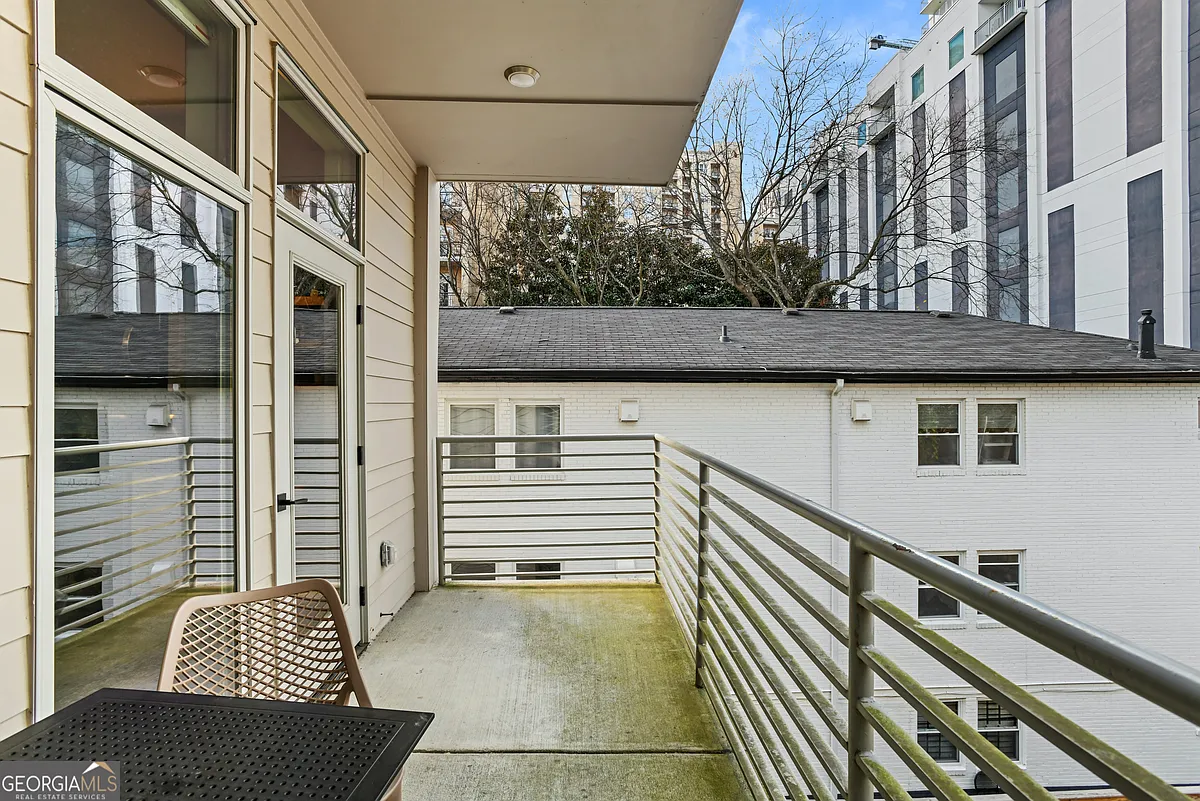 Building Photo - 208 12th St NE #202