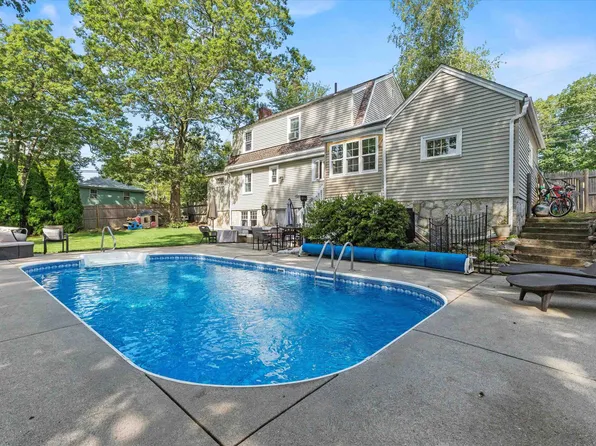 303 Webster Street, Manchester, NH 03104