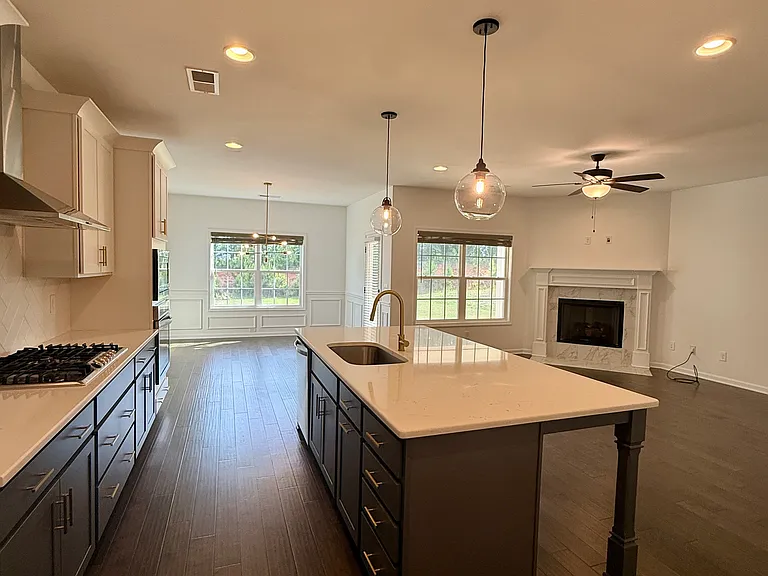 533 Wymond Ct — Photo 4