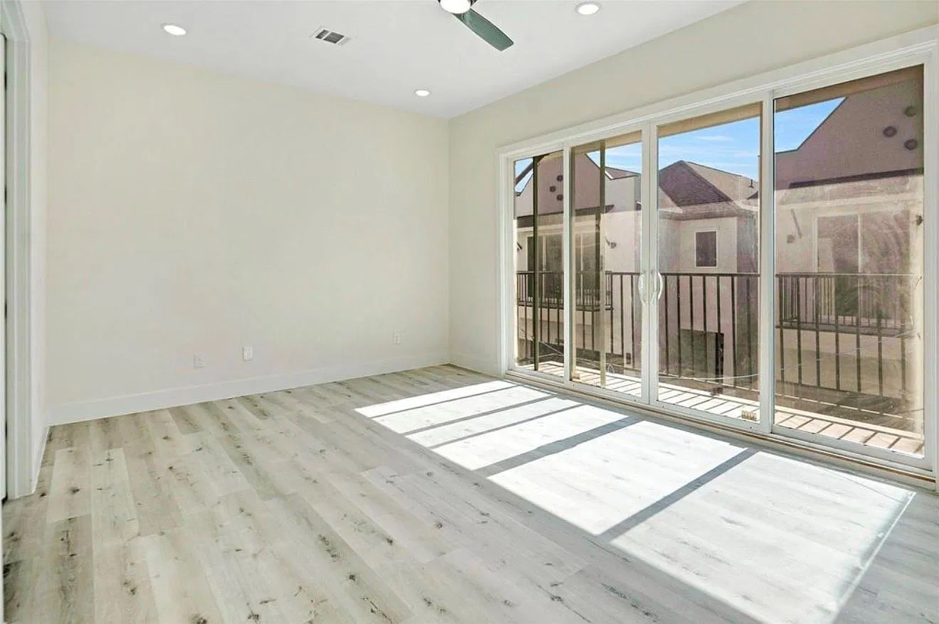 3 bed, 2.5 bath, 2063 sqft, $2,850 — Photo 3