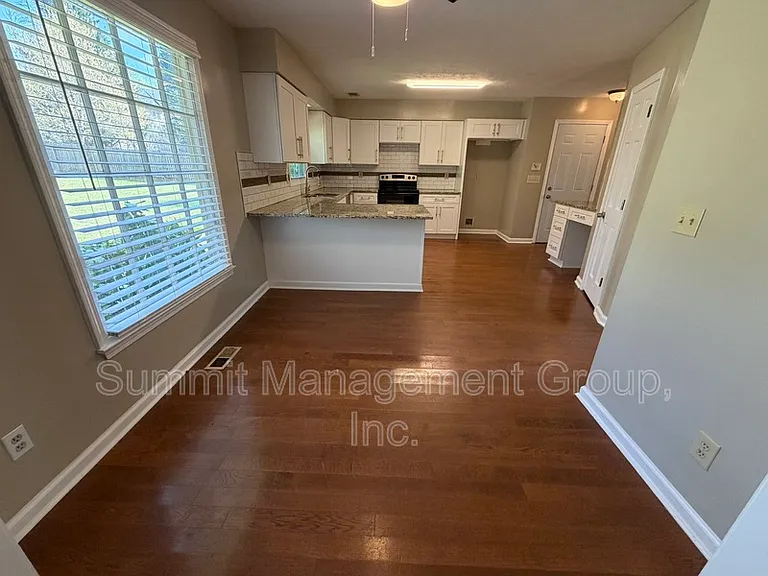 1611 Ellington Rd SE — Photo 12