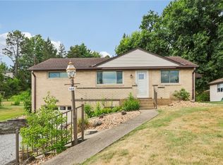 104 Philomena Dr, Coraopolis, PA 15108