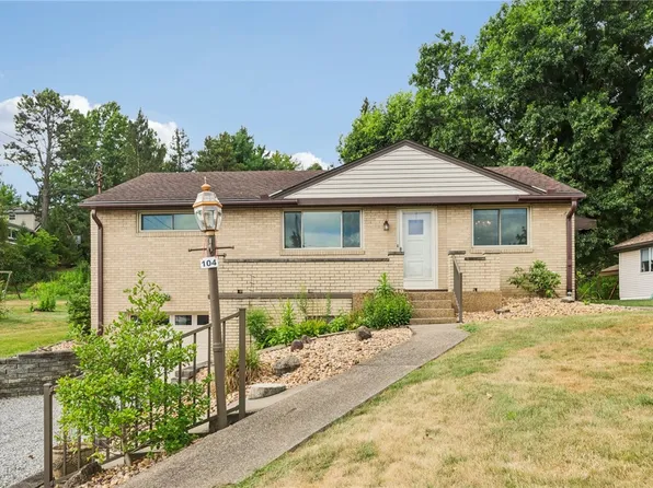 104 Philomena Dr, Coraopolis, PA 15108