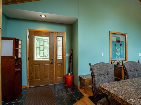 161 Golden Lake Trl, Iron River, MI 49935