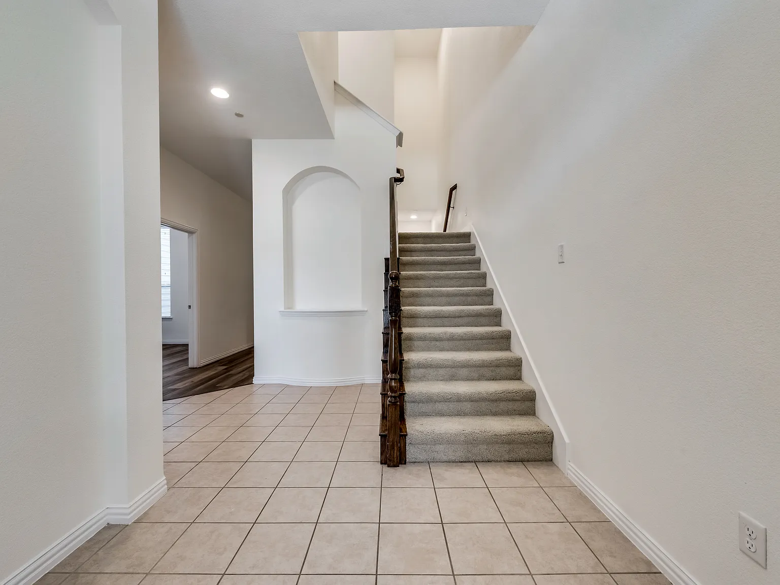 3 bed, 2.5 bath, 2065 sqft, $2,650 — Photo 4