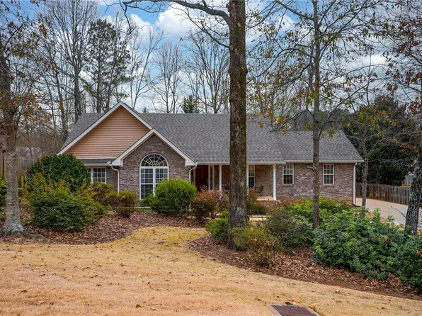 1743 Piedmont Dr, Auburn, AL 36830