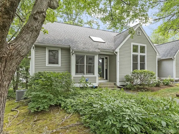 32 Brewster Ln Unit 32, Acton, MA 01720