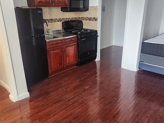 4th image of 941 Jerome Avenue #8G