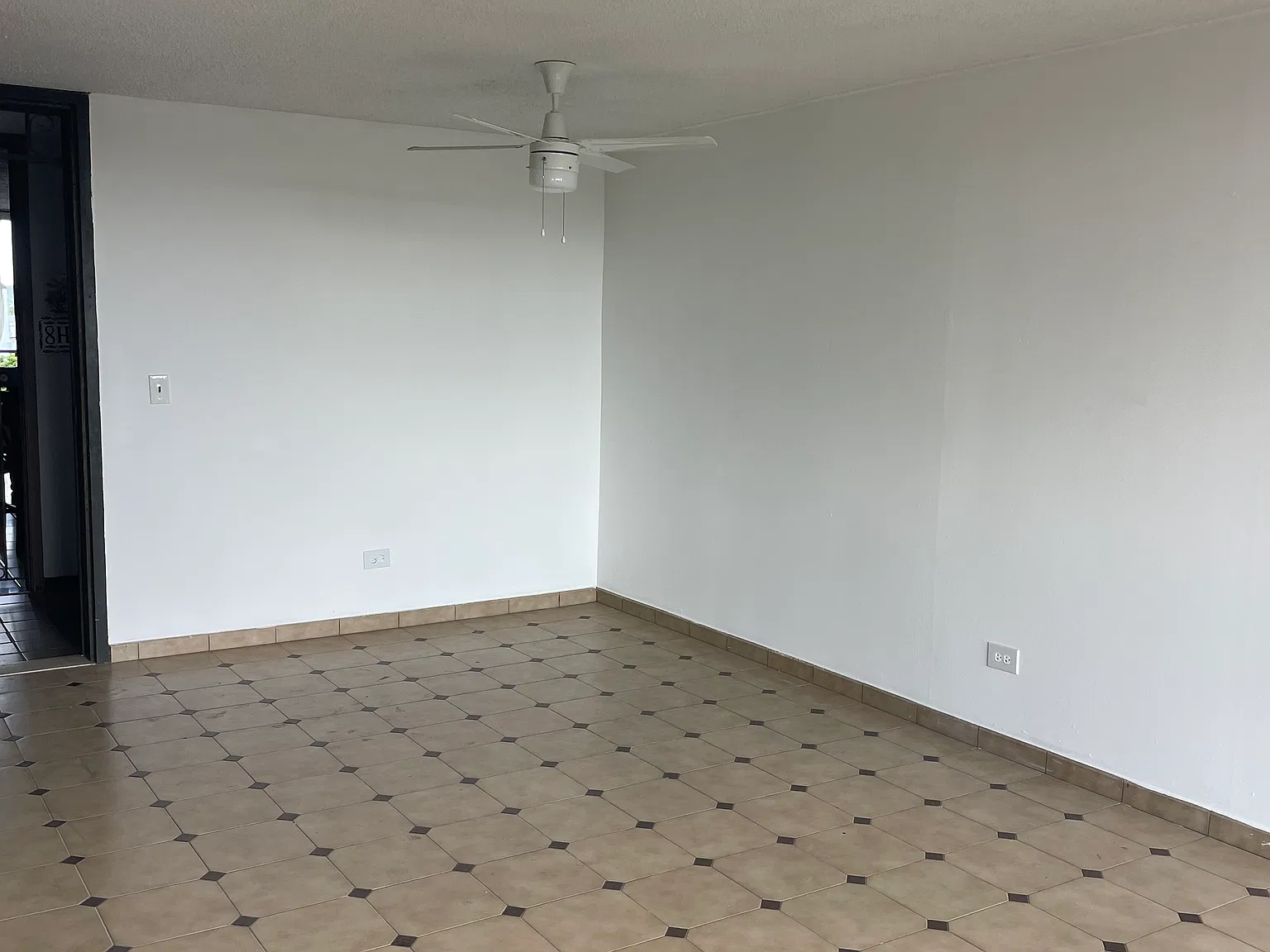 3 bed, 1033 sqft, $1,550 — Photo 4
