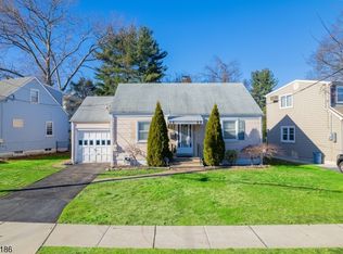 40 Surrey Ln, Clifton, NJ 07012