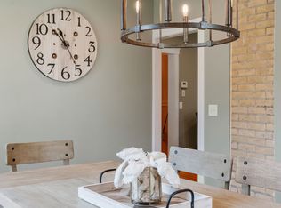 511 N Pine St, Chaska, MN 55318