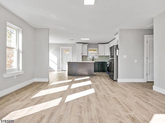 5th image of 58 Park Ave Floor 2
