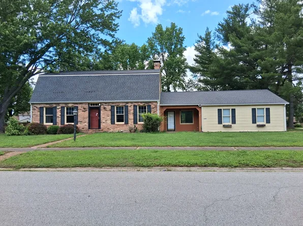 3000 W Kent Dr, Carbondale, IL 62901