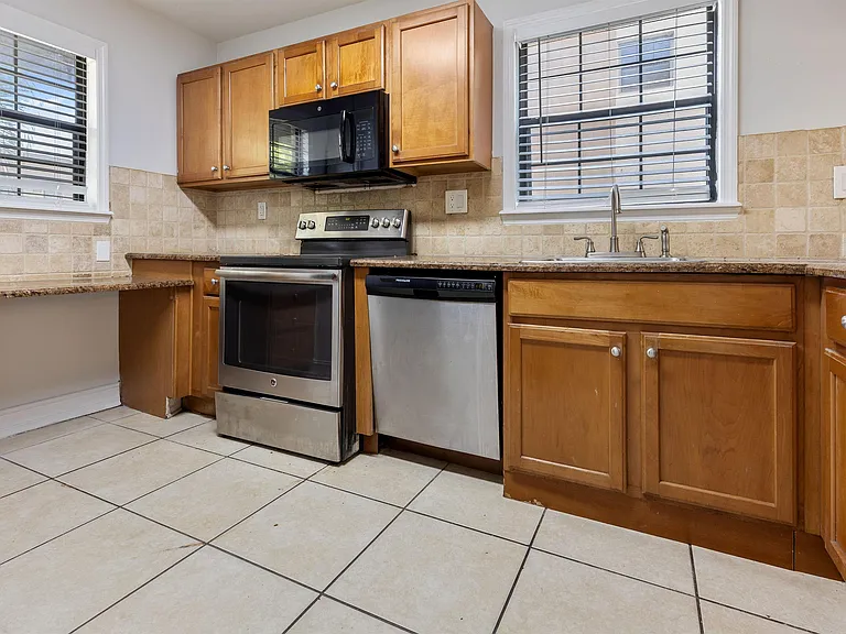 5236 Treetops Dr #L-104 — Photo 9