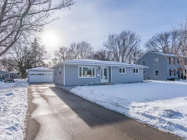 1211 13th Ave SW, Willmar, MN 56201