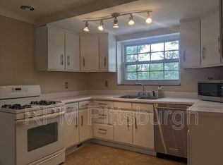 52 Chapel Dr, Pittsburgh, PA 15237