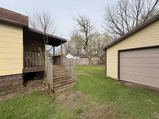 636 Florence St — Photo 3