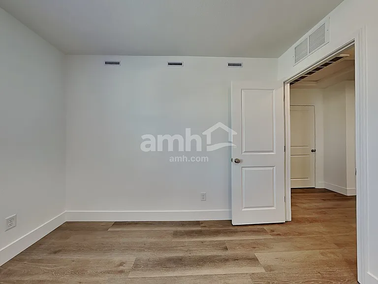 4288 Halo Hollyhock St — Photo 10