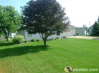 31385 64th Ave, Lawton, MI 49065