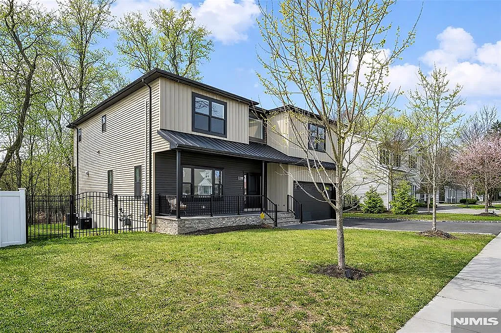 129 Rivervale Rd photo 1