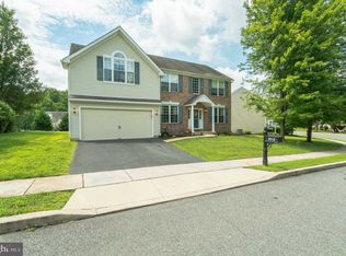 304 Highgrove Ln, Aston, PA 19014