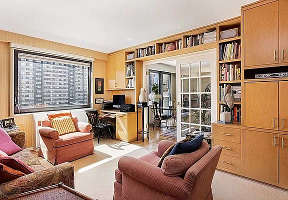 5th image of 10 W 66th St APT 17F