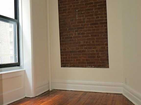 5th image of 310 W 99th St APT 201