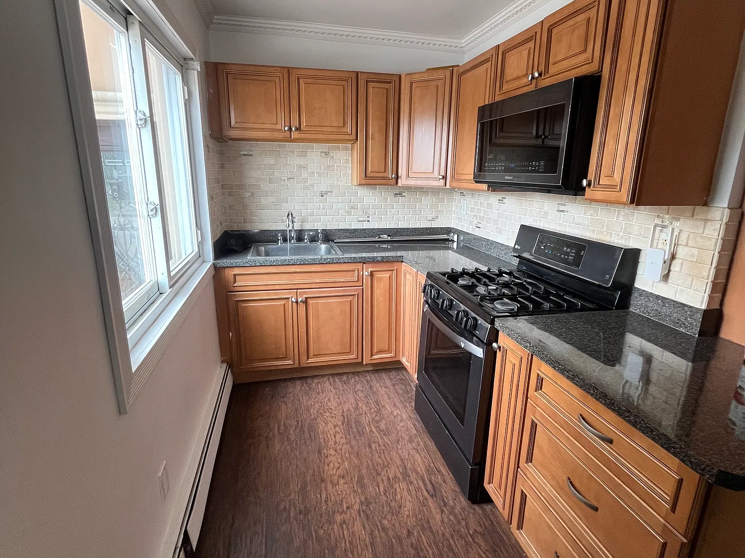 35 Franklin St — Photo 4