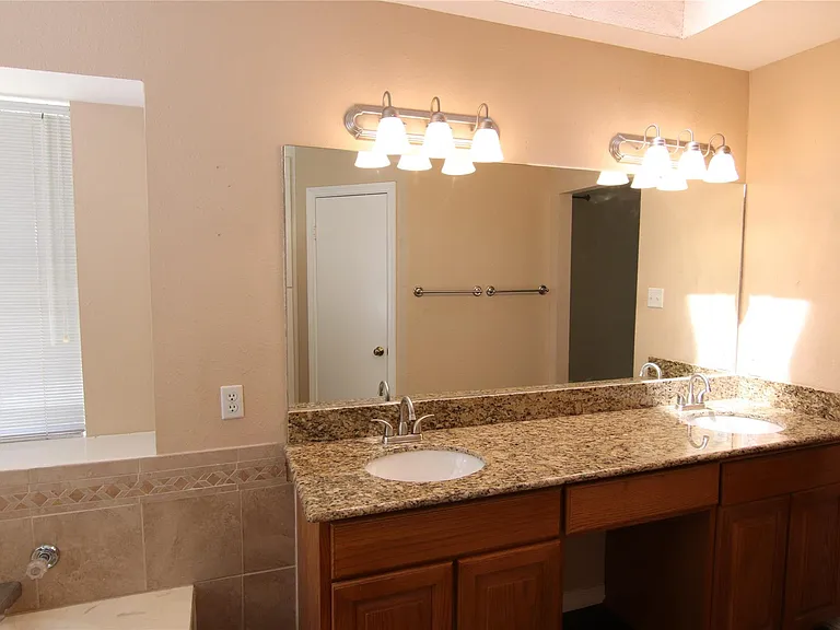 14423 Sandalfoot St — Photo 12