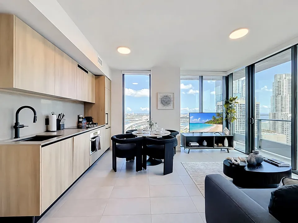 501 NE 1st Ave #29-ID1639346P