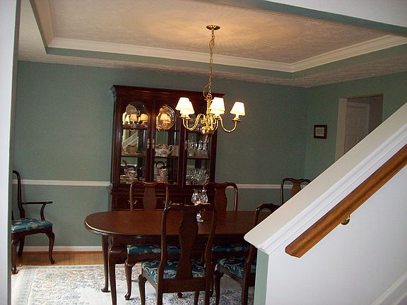 4th image of 645 Yardley Ct