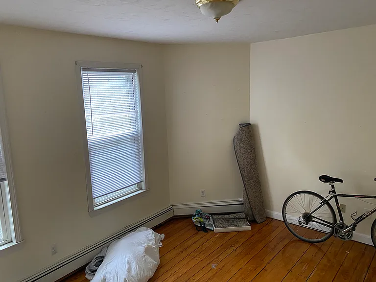 115 Hampshire St #1R — Photo 6