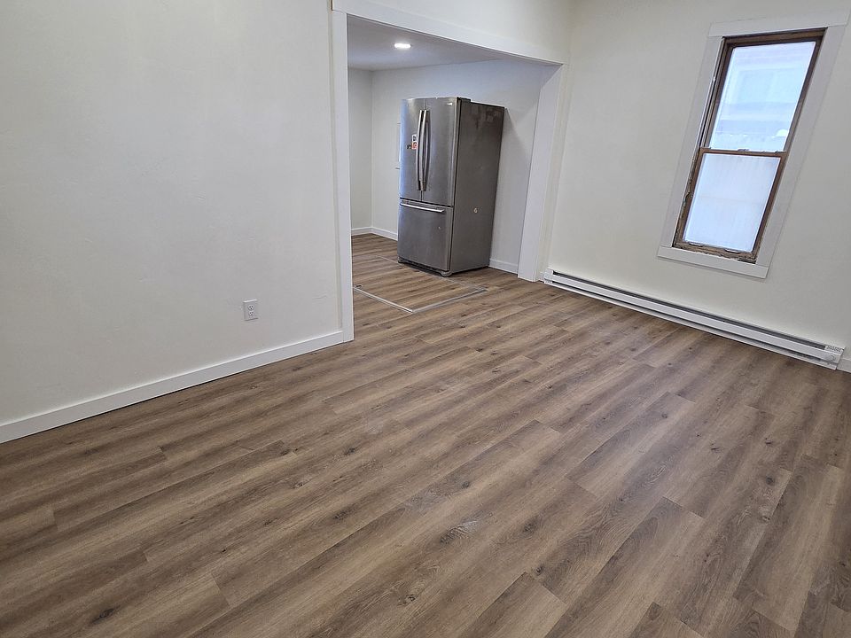 1st image of 318 Bardon St