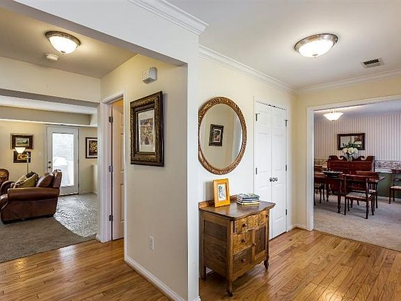 4th image of 1053 Moylan Ln