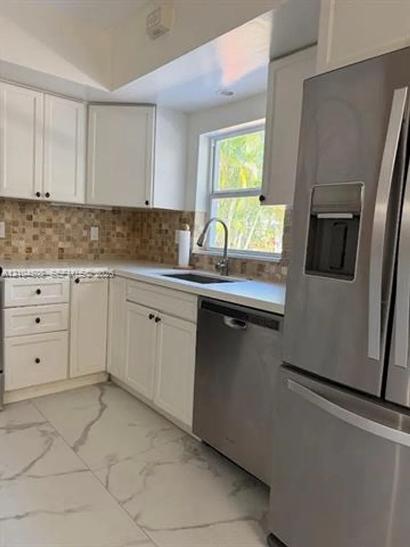 1811 N 40th Ave # 0, Hollywood, FL 33021 — Photo 1