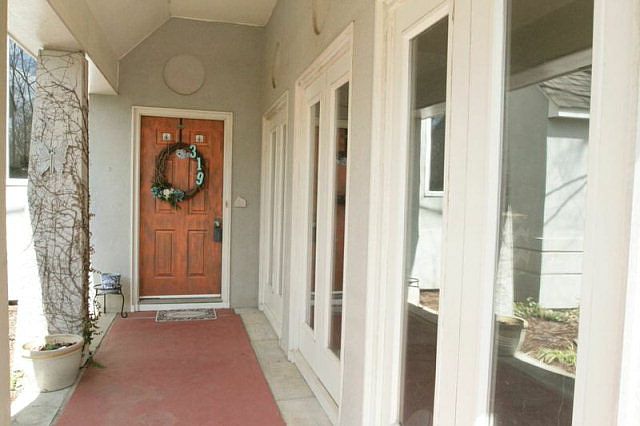 1st image of 319 Hickory Woods Dr