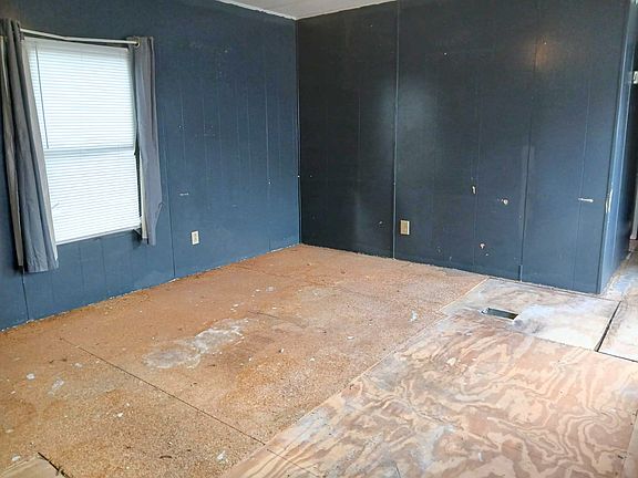 4th image of 18 Hawk Ct