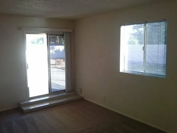 4027 W Sharon Ave — Photo 12